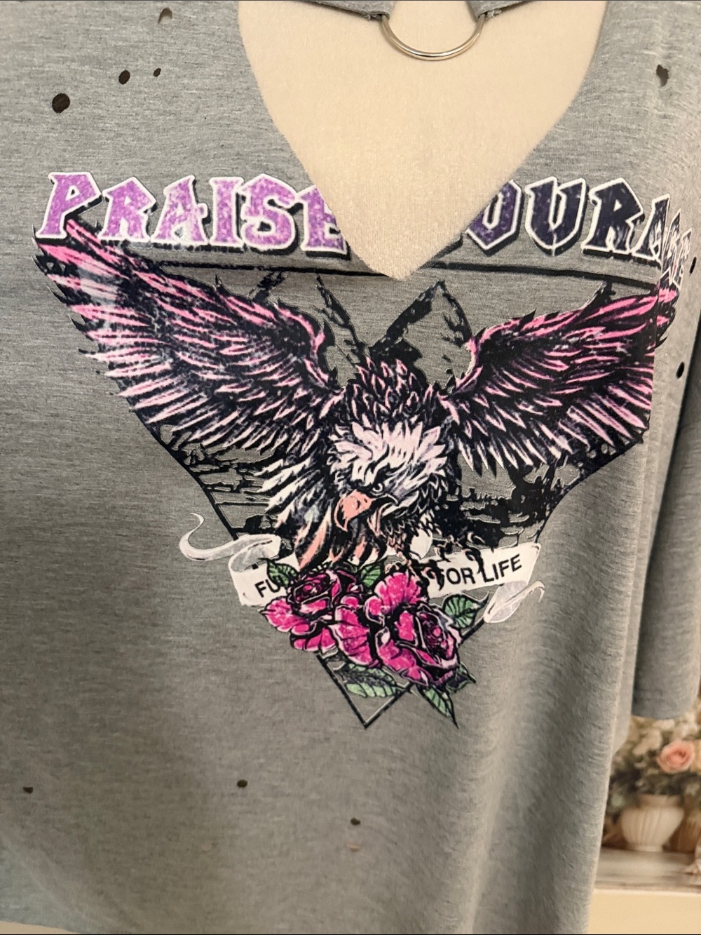 SHEIN Grey Distressed Eagle Graphic Tee with Pink Floral Detail and O-Ring Neck - Picture 5 of 8